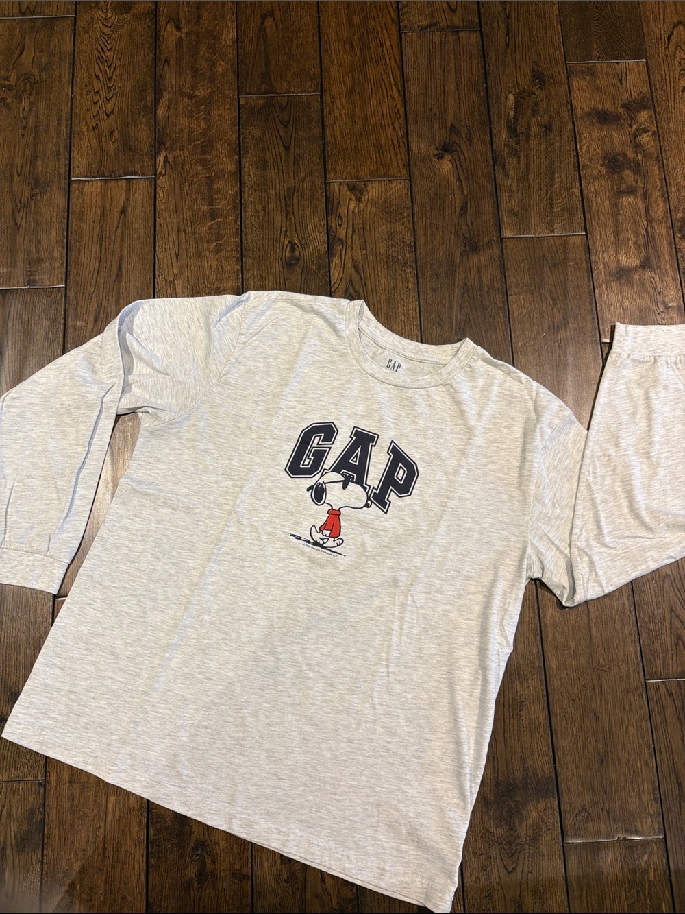 GAP Light Grey Long-Sleeve Tee with Snoopy Graphic